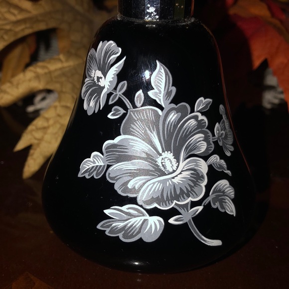 Lot of 2 Vintage I W Rice Perfume Atomizers and one vintage clear crystal glass - Picture 4 of 12